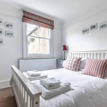 Windsor Town Centre Victorian Townhouse Sleeps 6 Villa Exterior photo