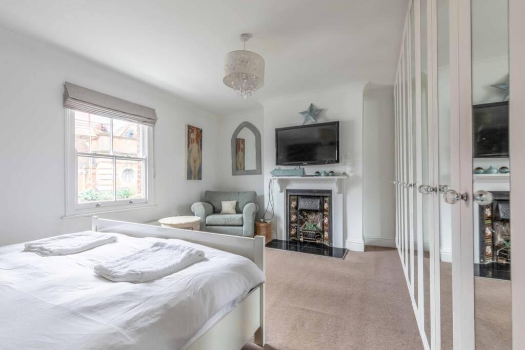 Windsor Town Centre Victorian Townhouse Sleeps 6 Villa Exterior photo