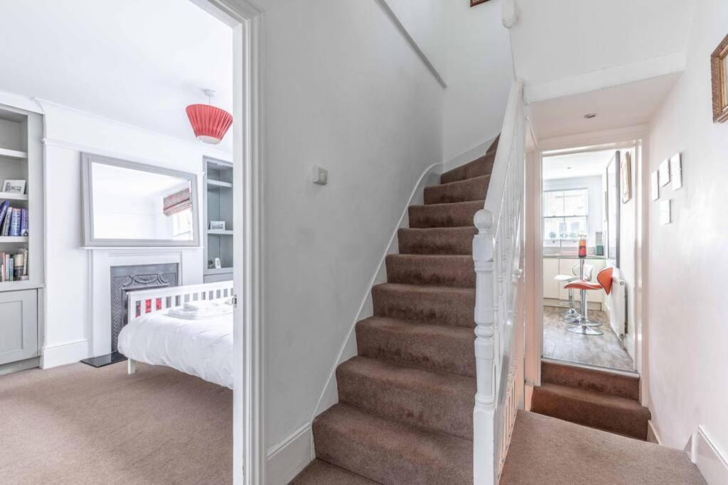 Windsor Town Centre Victorian Townhouse Sleeps 6 Villa Exterior photo